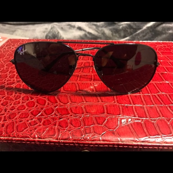 Ray•Ban Sunglasses - Picture 6 of 8